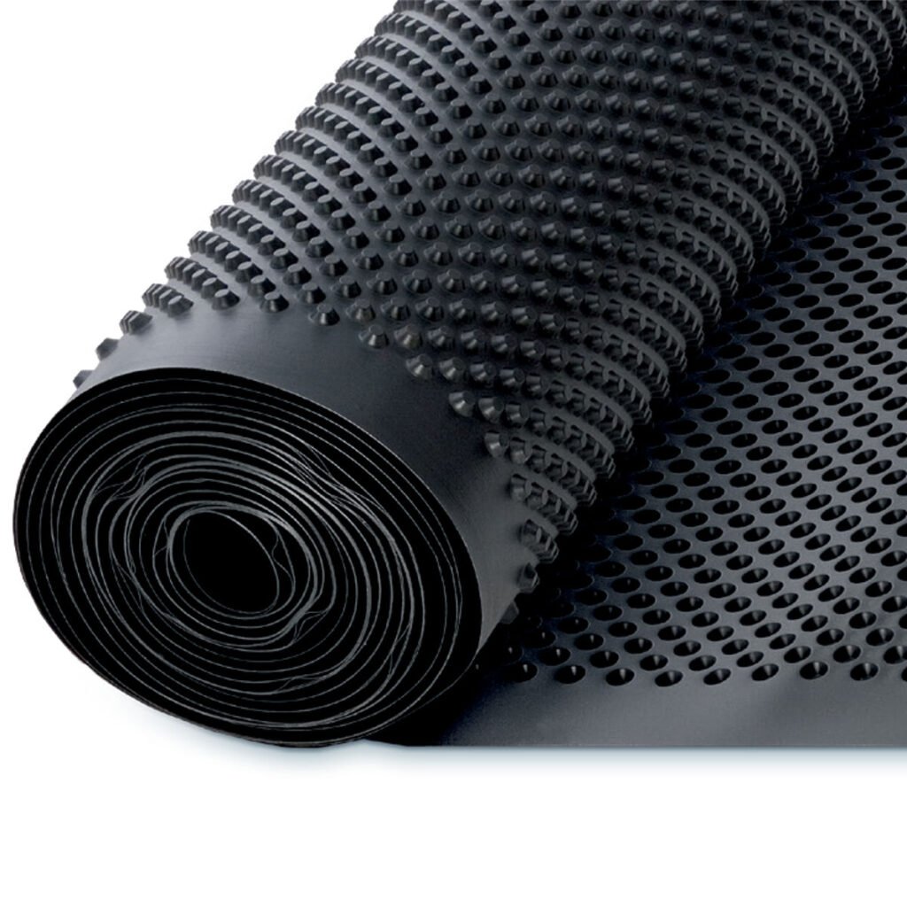 Rolle jafo drain noppenbahn freigestellt und teilweise abgerollt auf weißem Hintergrund